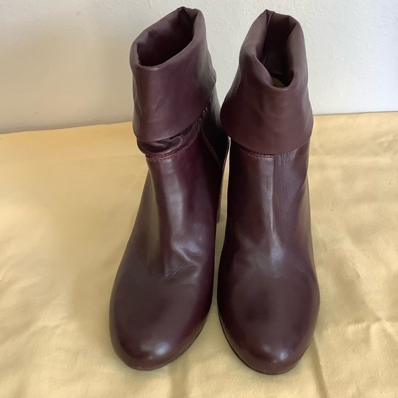 Vince Leather Fold Over Heeled Ankle Boots Sz-7 - Picture 2 of 9